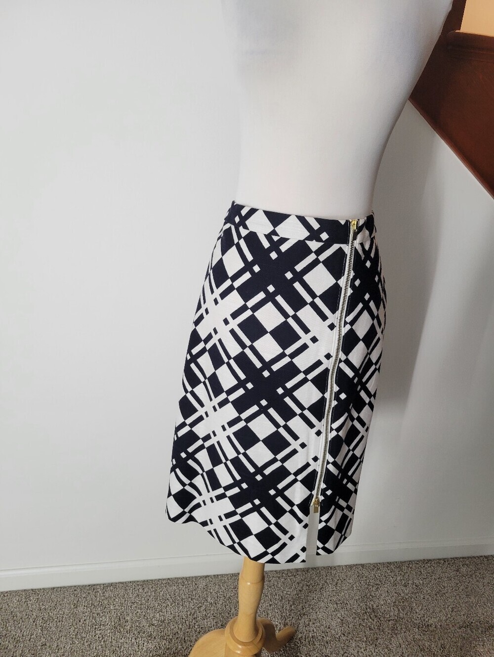 Talbots Navy Blue White Plaid Gold Off-Center Zipper Stretch Pencil Skirt Size 8
